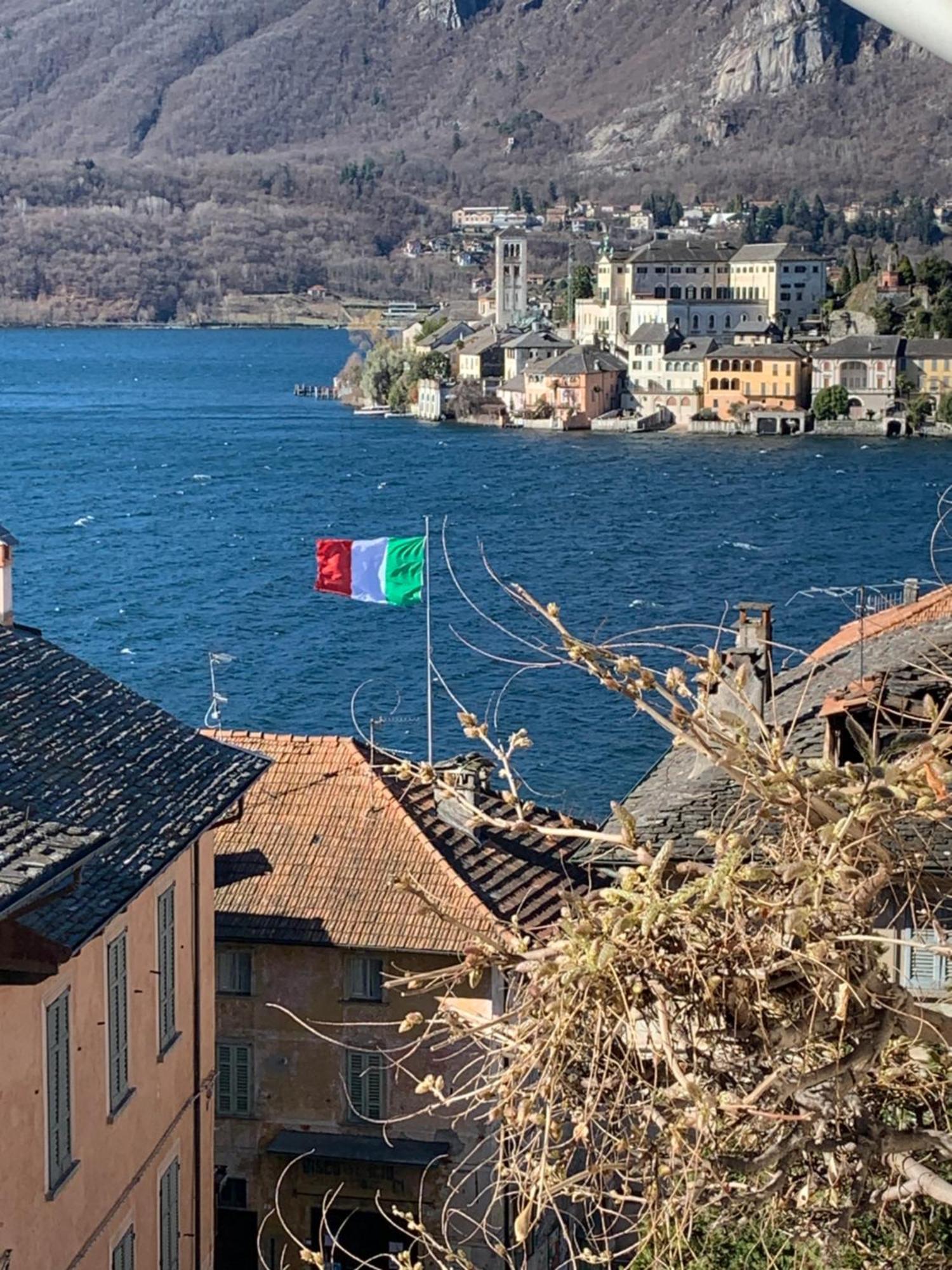 -Ortaflats- Appartamento L'Isola Orta San Giulio Bagian luar foto